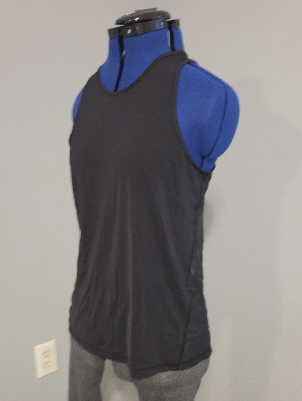 Victoria's Secret Black Sleeveless Crew Tank Top - Picture 5 of 6